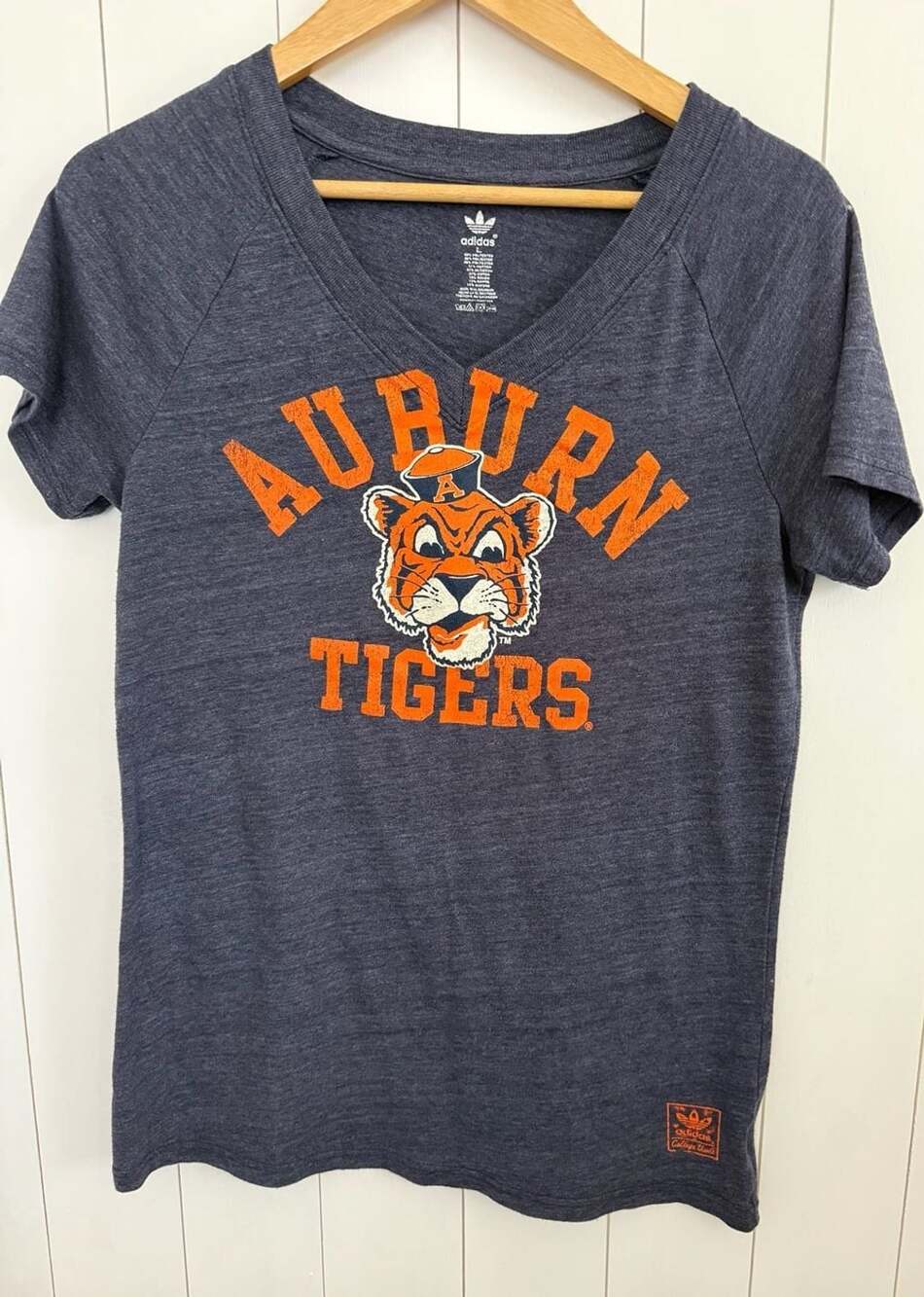 Adidas Auburn Tigers College Vault V-Neck T-Shirt Size L
